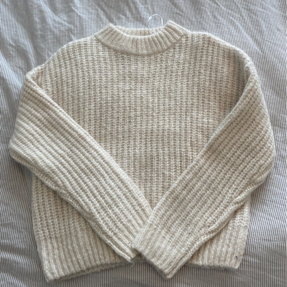 H&M White Long Sleeve Sweater